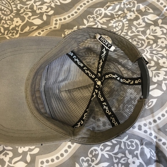 Roxy trucker hat - Picture 3 of 4